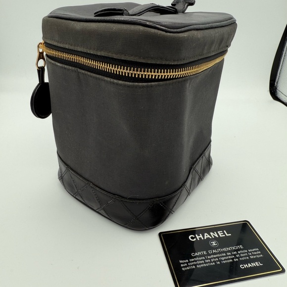 CHANEL Black Cosmetic Case with Gold Zipper - Picture 8 of 12